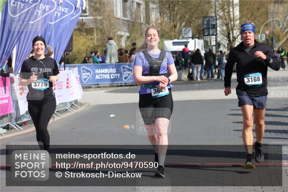 12.04.2026 - 45. Internationalen Wilhelmsburger Insellauf Strokosch-Dieckow http://msf.ph/oto/9470590 12.04.2026 11:26:02 Ziel 2542, 3168, 3775 meine-sportfotos.de