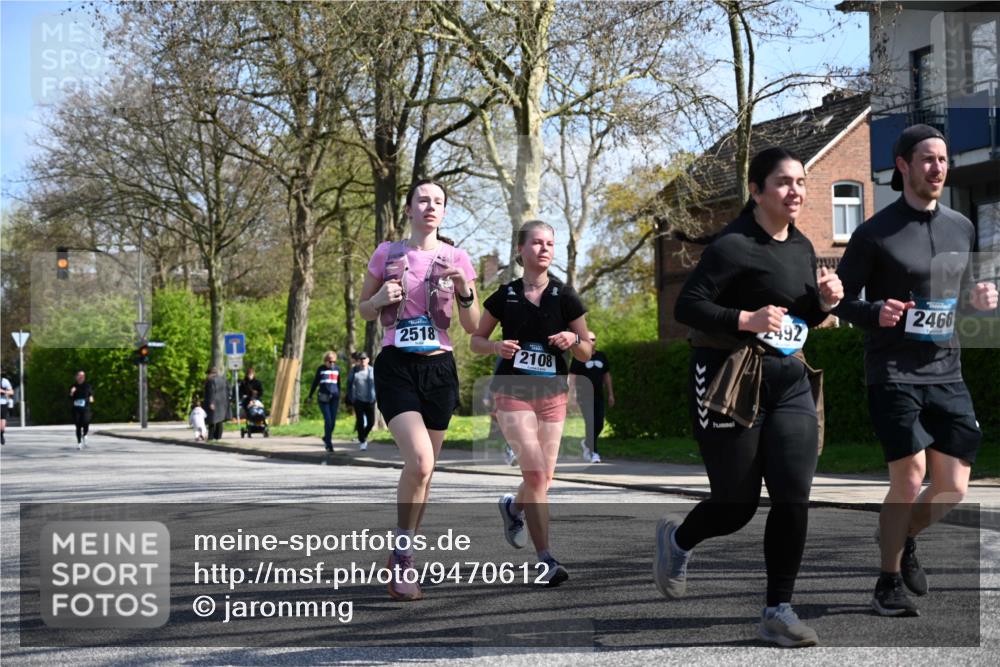 12.04.2026 - 45. Internationalen Wilhelmsburger Insellauf J. Mangold http://msf.ph/oto/9470612 12.04.2026 11:21:39 Ziel 3537, 3205, 2588, 2518, 2108, 2492, 2466, 4699, 2146, 4813, 2146, 4813, 3579 meine-sportfotos.de