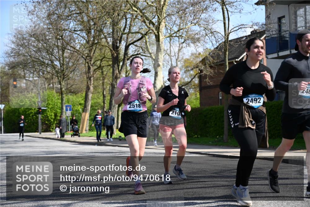 12.04.2026 - 45. Internationalen Wilhelmsburger Insellauf J. Mangold http://msf.ph/oto/9470618 12.04.2026 11:21:39 Ziel 3537, 3205, 2588, 2518, 2108, 2492, 2466, 4699, 2146, 4813, 2146, 4813, 3579 meine-sportfotos.de