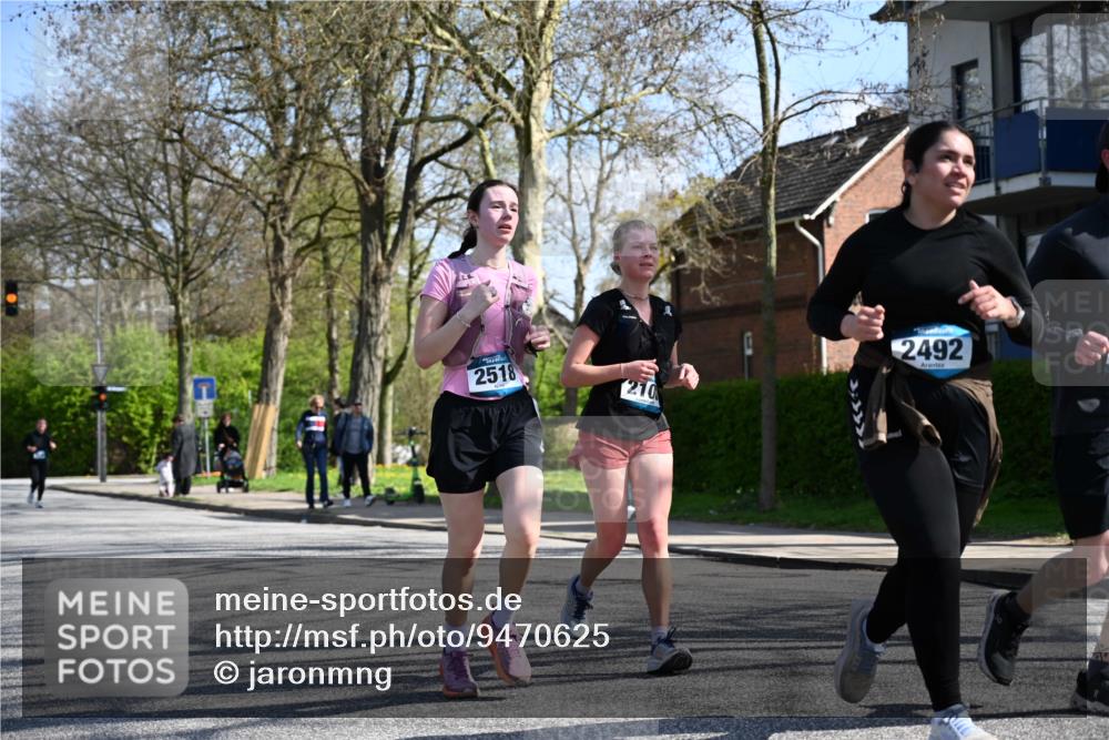 12.04.2026 - 45. Internationalen Wilhelmsburger Insellauf J. Mangold http://msf.ph/oto/9470625 12.04.2026 11:21:39 Ziel 3537, 3205, 2588, 2518, 2108, 2492, 2466, 4699, 2146, 4813, 2146, 4813, 3579 meine-sportfotos.de