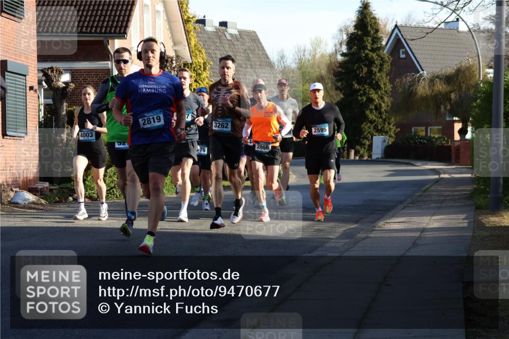 12.04.2026 - 45. Internationalen Wilhelmsburger Insellauf Yannick Fuchs http://msf.ph/oto/9470677 12.04.2026 08:55:07 Laufen 4003, 52, 2819, 76, 3262, 2866, 2595 meine-sportfotos.de