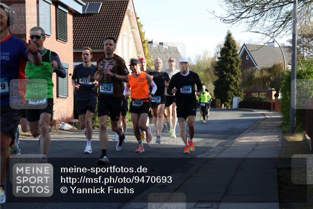 12.04.2026 - 45. Internationalen Wilhelmsburger Insellauf Yannick Fuchs http://msf.ph/oto/9470693 12.04.2026 08:55:08 Laufen 411, 9, 3262, 4475, 2866, 2595, 2671 meine-sportfotos.de