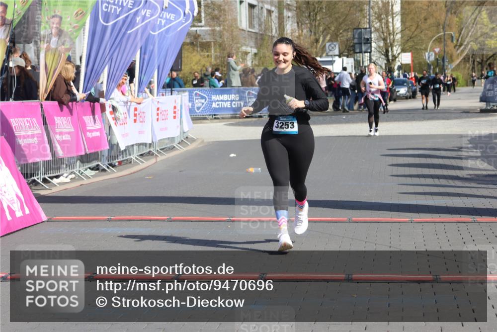 12.04.2026 - 45. Internationalen Wilhelmsburger Insellauf Strokosch-Dieckow http://msf.ph/oto/9470696 12.04.2026 11:26:26 Ziel 3253 meine-sportfotos.de