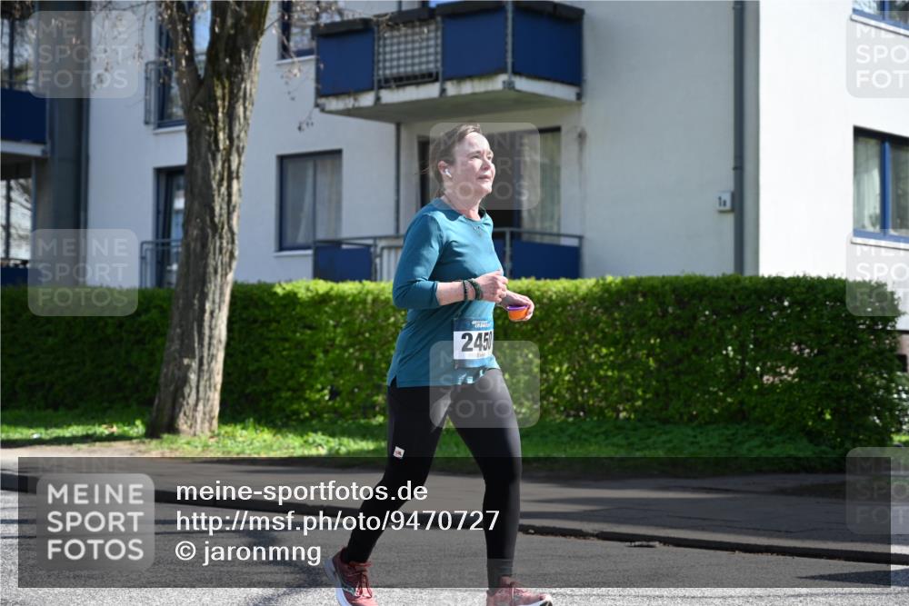 12.04.2026 - 45. Internationalen Wilhelmsburger Insellauf J. Mangold http://msf.ph/oto/9470727 12.04.2026 11:22:47 Ziel 2450, 2928, 2929, 5253, 5253, 3273 meine-sportfotos.de
