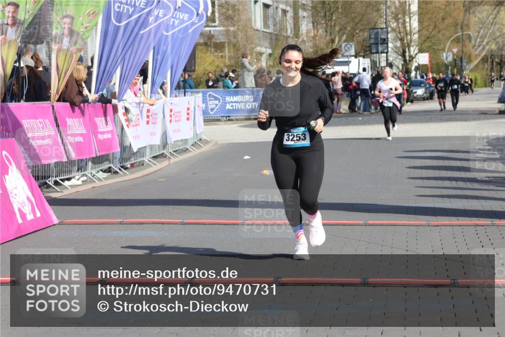 12.04.2026 - 45. Internationalen Wilhelmsburger Insellauf Strokosch-Dieckow http://msf.ph/oto/9470731 12.04.2026 11:26:26 Ziel 3253 meine-sportfotos.de