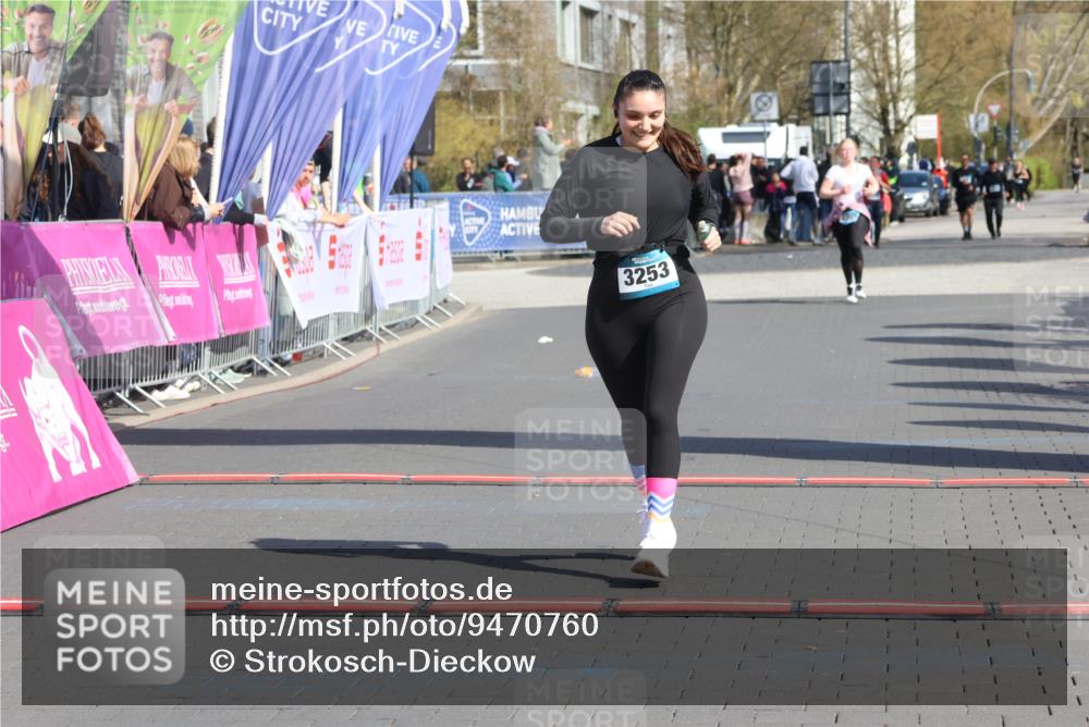 12.04.2026 - 45. Internationalen Wilhelmsburger Insellauf Strokosch-Dieckow http://msf.ph/oto/9470760 12.04.2026 11:26:26 Ziel 3253 meine-sportfotos.de