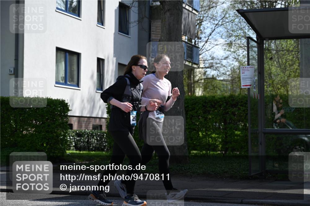 12.04.2026 - 45. Internationalen Wilhelmsburger Insellauf J. Mangold http://msf.ph/oto/9470811 12.04.2026 11:23:05 Ziel 2450, 2928, 2929, 5253, 3273, 2556, 2555, 2555, 5583 meine-sportfotos.de