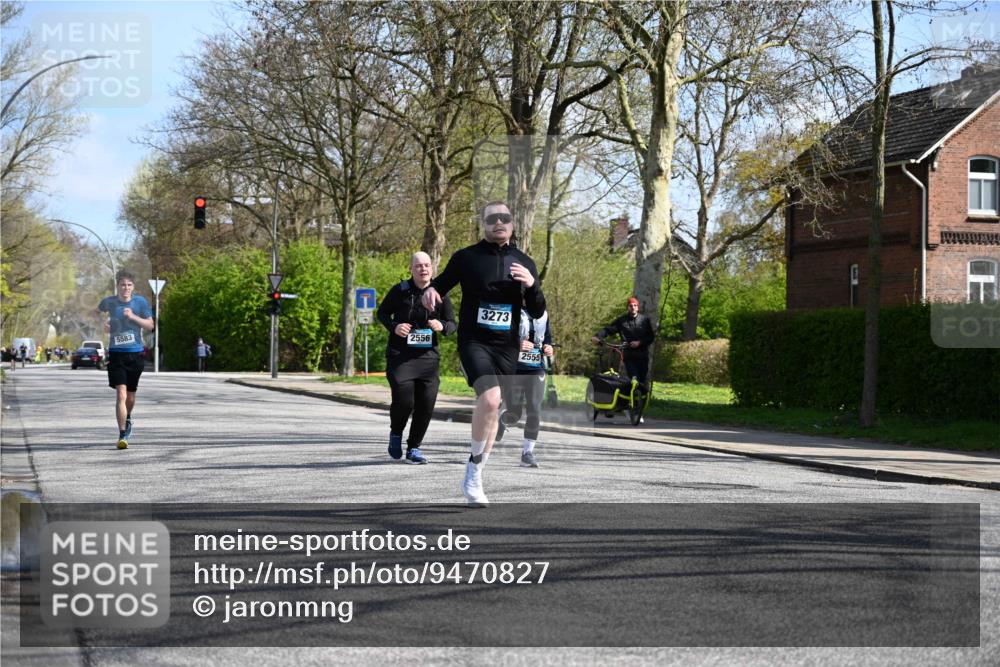 12.04.2026 - 45. Internationalen Wilhelmsburger Insellauf J. Mangold http://msf.ph/oto/9470827 12.04.2026 11:23:23 Ziel 2929, 5253, 3273, 2556, 2555, 5583 meine-sportfotos.de