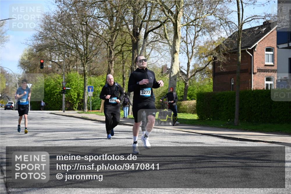 12.04.2026 - 45. Internationalen Wilhelmsburger Insellauf J. Mangold http://msf.ph/oto/9470841 12.04.2026 11:23:23 Ziel 2929, 5253, 3273, 2556, 2555, 5583 meine-sportfotos.de