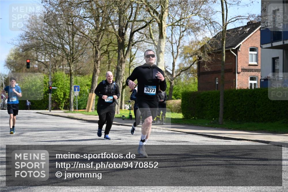12.04.2026 - 45. Internationalen Wilhelmsburger Insellauf J. Mangold http://msf.ph/oto/9470852 12.04.2026 11:23:23 Ziel 2929, 5253, 3273, 2556, 2555, 5583 meine-sportfotos.de