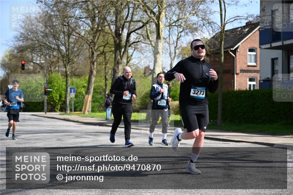 12.04.2026 - 45. Internationalen Wilhelmsburger Insellauf J. Mangold http://msf.ph/oto/9470870 12.04.2026 11:23:24 Ziel 5253, 3273, 2556, 2555, 5583 meine-sportfotos.de