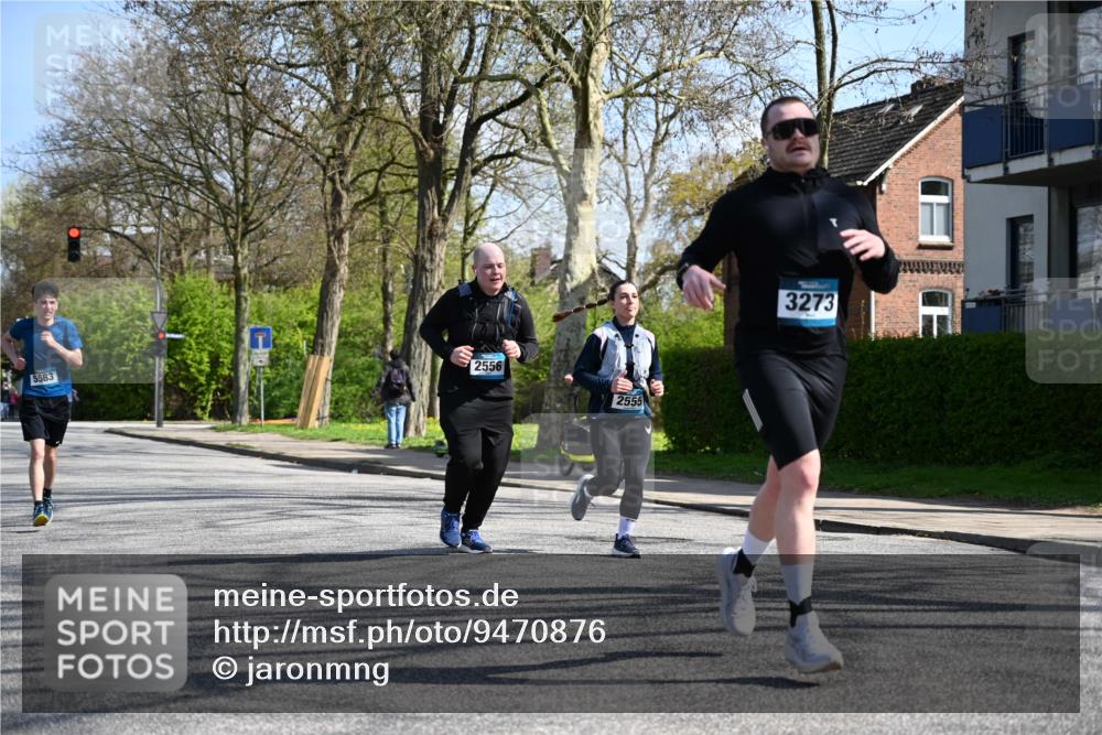 12.04.2026 - 45. Internationalen Wilhelmsburger Insellauf J. Mangold http://msf.ph/oto/9470876 12.04.2026 11:23:24 Ziel 5253, 3273, 2556, 2555, 5583 meine-sportfotos.de