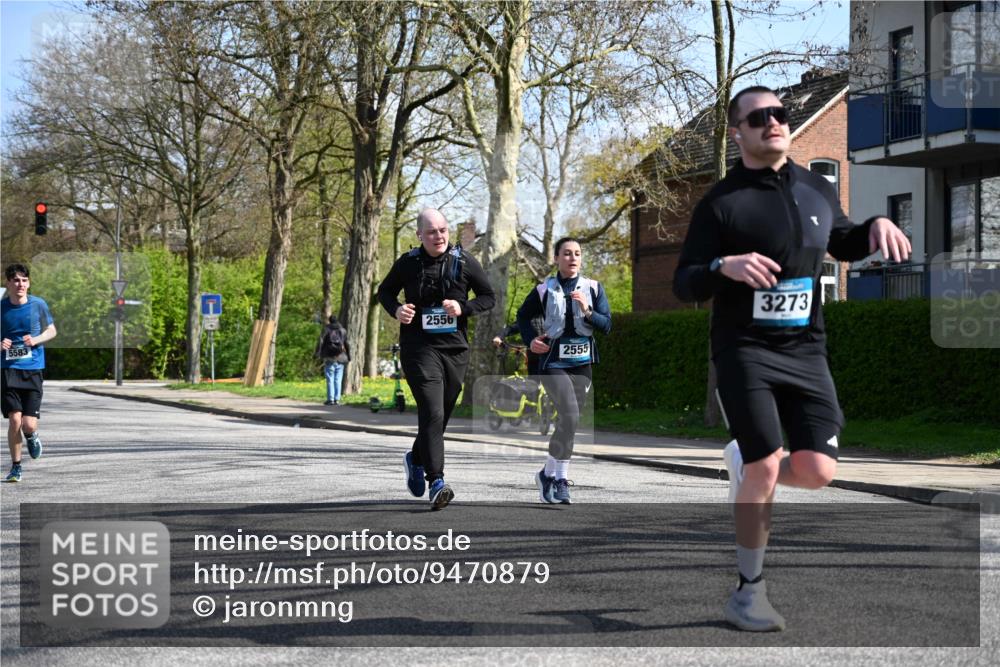 12.04.2026 - 45. Internationalen Wilhelmsburger Insellauf J. Mangold http://msf.ph/oto/9470879 12.04.2026 11:23:24 Ziel 5253, 3273, 2556, 2555, 5583 meine-sportfotos.de