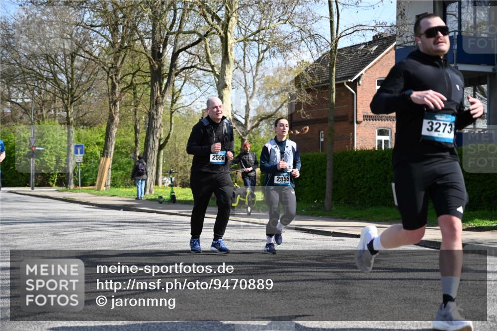 12.04.2026 - 45. Internationalen Wilhelmsburger Insellauf J. Mangold http://msf.ph/oto/9470889 12.04.2026 11:23:24 Ziel 5253, 3273, 2556, 2555, 5583 meine-sportfotos.de