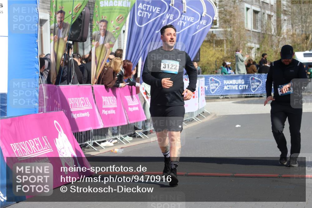 12.04.2026 - 45. Internationalen Wilhelmsburger Insellauf Strokosch-Dieckow http://msf.ph/oto/9470916 12.04.2026 11:26:53 Ziel 3122, 2353 meine-sportfotos.de