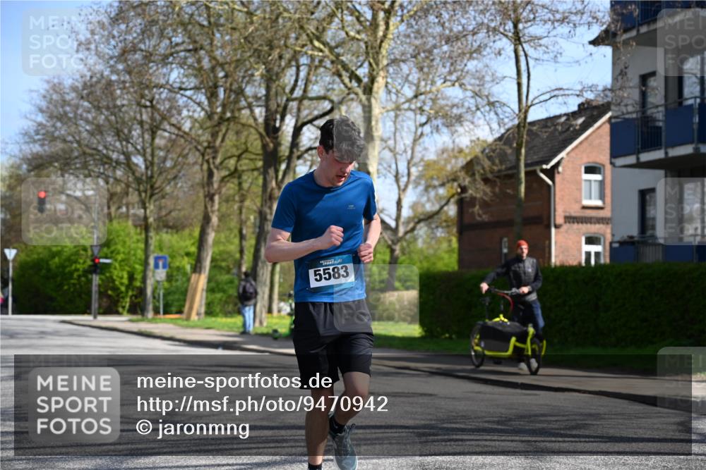 12.04.2026 - 45. Internationalen Wilhelmsburger Insellauf J. Mangold http://msf.ph/oto/9470942 12.04.2026 11:23:28 Ziel 3273, 2556, 2555, 5583 meine-sportfotos.de