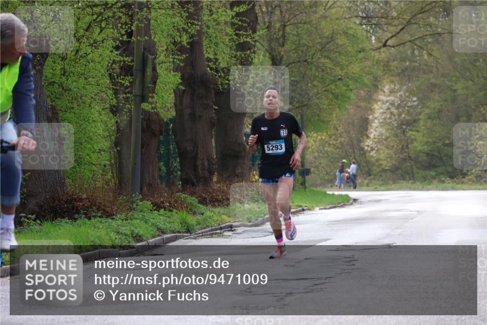 12.04.2026 - 45. Internationalen Wilhelmsburger Insellauf Yannick Fuchs http://msf.ph/oto/9471009 12.04.2026 09:57:01 Laufen 5293 meine-sportfotos.de