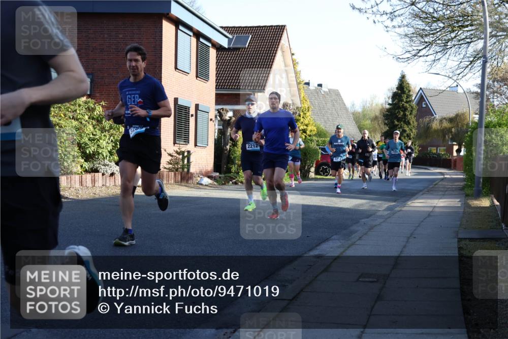 12.04.2026 - 45. Internationalen Wilhelmsburger Insellauf Yannick Fuchs http://msf.ph/oto/9471019 12.04.2026 08:55:33 Laufen 226, 2212, 223 meine-sportfotos.de