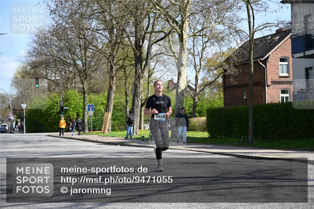 12.04.2026 - 45. Internationalen Wilhelmsburger Insellauf J. Mangold http://msf.ph/oto/9471055 12.04.2026 11:24:30 Ziel 4450, 3719, 3690, 2907, 4146 meine-sportfotos.de