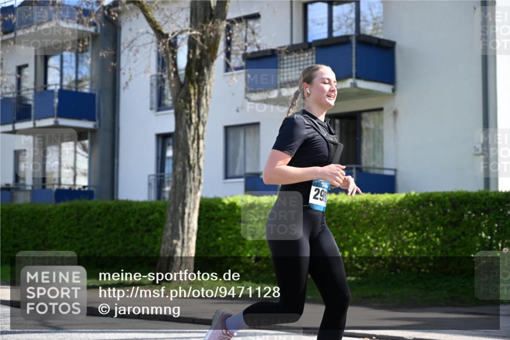 12.04.2026 - 45. Internationalen Wilhelmsburger Insellauf J. Mangold http://msf.ph/oto/9471128 12.04.2026 11:24:33 Ziel 3690, 2907, 4146, 4519 meine-sportfotos.de