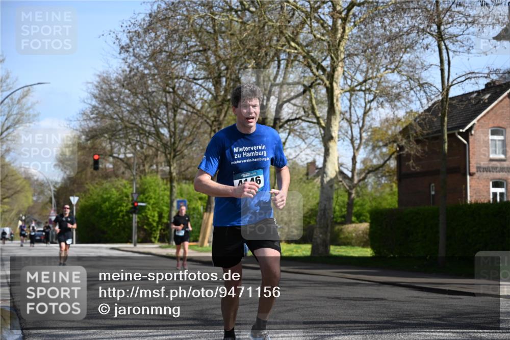 12.04.2026 - 45. Internationalen Wilhelmsburger Insellauf J. Mangold http://msf.ph/oto/9471156 12.04.2026 11:24:57 Ziel 4146, 4519, 4519, 5559, 2025, 2542 meine-sportfotos.de