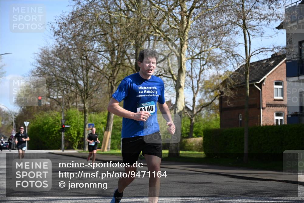 12.04.2026 - 45. Internationalen Wilhelmsburger Insellauf J. Mangold http://msf.ph/oto/9471164 12.04.2026 11:24:57 Ziel 4146, 4519, 4519, 5559, 2025, 2542 meine-sportfotos.de