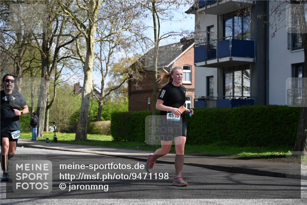 12.04.2026 - 45. Internationalen Wilhelmsburger Insellauf J. Mangold http://msf.ph/oto/9471198 12.04.2026 11:25:04 Ziel 4146, 4519, 5559, 2025, 2025, 2542, 3168, 3775 meine-sportfotos.de