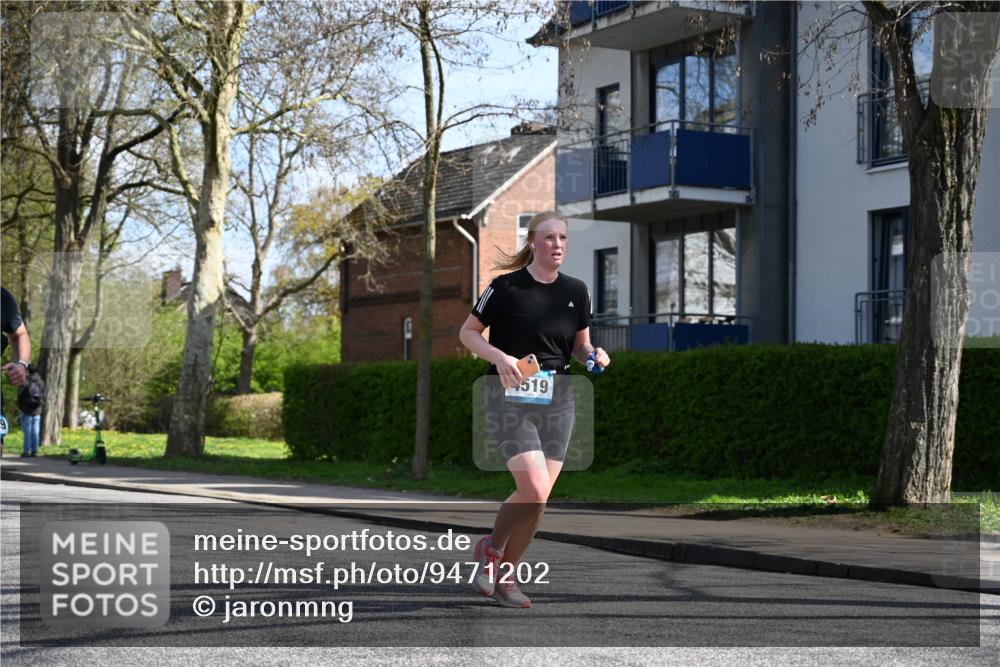12.04.2026 - 45. Internationalen Wilhelmsburger Insellauf J. Mangold http://msf.ph/oto/9471202 12.04.2026 11:25:04 Ziel 4146, 4519, 5559, 2025, 2025, 2542, 3168, 3775 meine-sportfotos.de