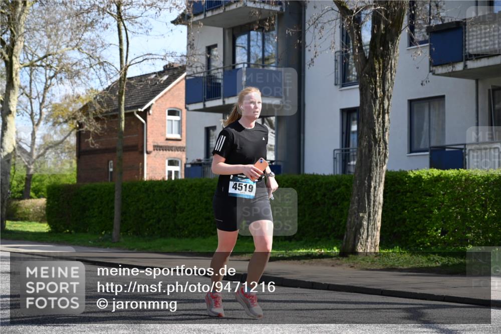 12.04.2026 - 45. Internationalen Wilhelmsburger Insellauf J. Mangold http://msf.ph/oto/9471216 12.04.2026 11:25:05 Ziel 4146, 4519, 5559, 2025, 2542, 3168, 3775 meine-sportfotos.de