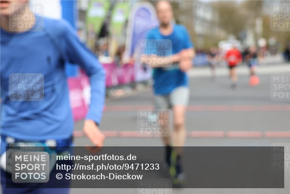12.04.2026 - 45. Internationalen Wilhelmsburger Insellauf Strokosch-Dieckow http://msf.ph/oto/9471233 12.04.2026 12:52:16 Ziel 5809, 5326, 2787, 5627, 5493, 4560 meine-sportfotos.de