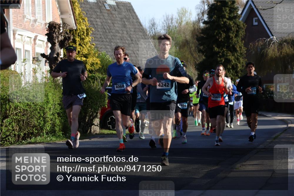 12.04.2026 - 45. Internationalen Wilhelmsburger Insellauf Yannick Fuchs http://msf.ph/oto/9471250 12.04.2026 08:55:52 Laufen 4068, 4242, 4994, 45, 5561 meine-sportfotos.de