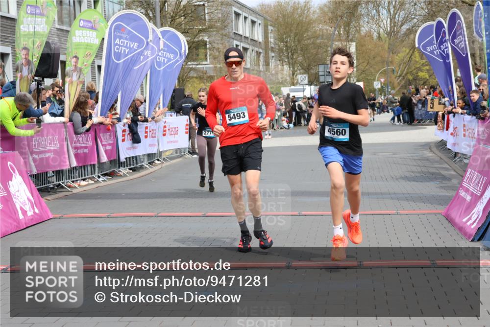 12.04.2026 - 45. Internationalen Wilhelmsburger Insellauf Strokosch-Dieckow http://msf.ph/oto/9471281 12.04.2026 12:52:19 Ziel 2787, 5627, 5493, 4560, 2779 meine-sportfotos.de