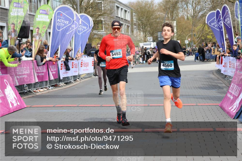 12.04.2026 - 45. Internationalen Wilhelmsburger Insellauf Strokosch-Dieckow http://msf.ph/oto/9471295 12.04.2026 12:52:19 Ziel 2787, 5627, 5493, 4560, 2779 meine-sportfotos.de