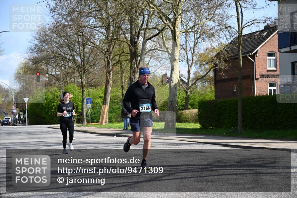 12.04.2026 - 45. Internationalen Wilhelmsburger Insellauf J. Mangold http://msf.ph/oto/9471309 12.04.2026 11:25:30 Ziel 2025, 2542, 3168, 3775, 3253, 2207 meine-sportfotos.de