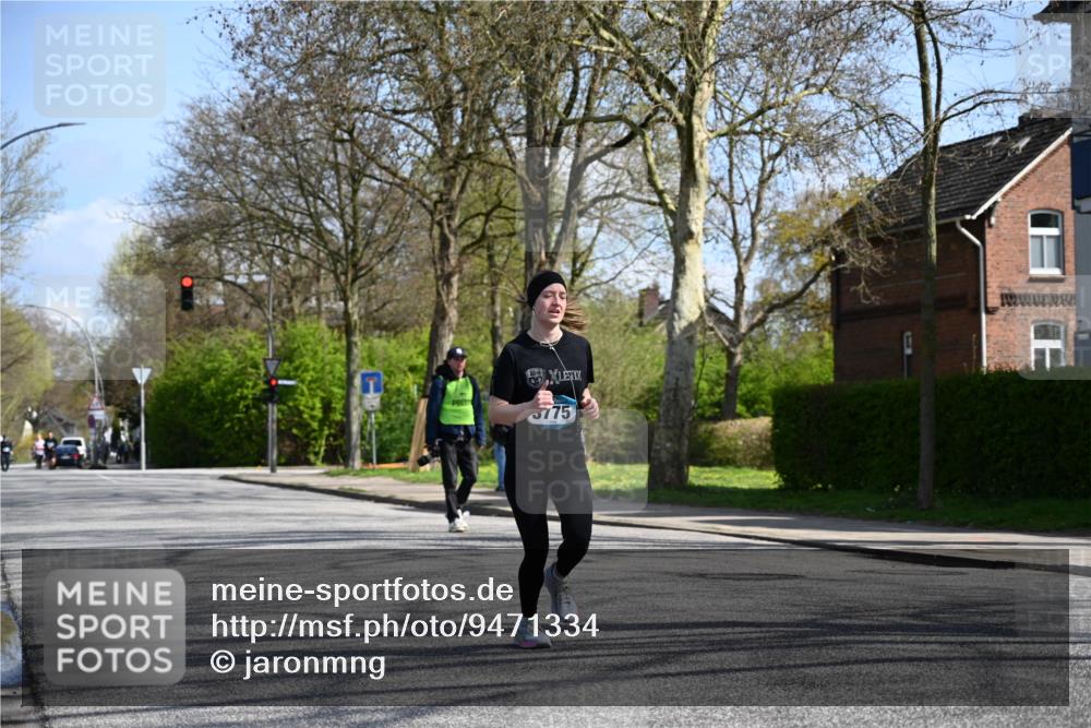 12.04.2026 - 45. Internationalen Wilhelmsburger Insellauf J. Mangold http://msf.ph/oto/9471334 12.04.2026 11:25:32 Ziel 2025, 2542, 3168, 3775, 3253, 2207 meine-sportfotos.de