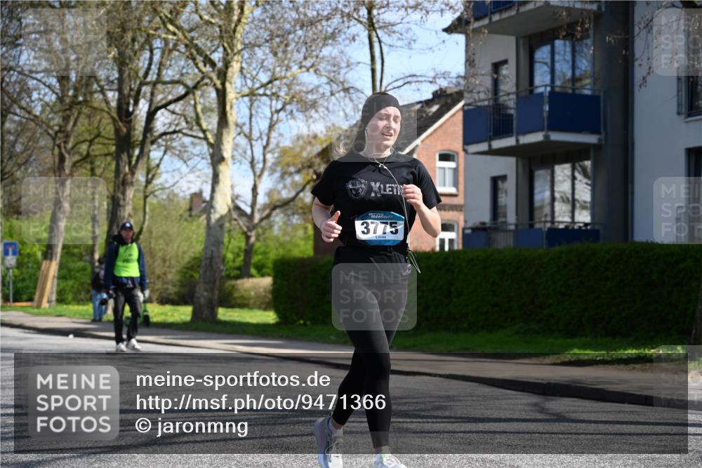 12.04.2026 - 45. Internationalen Wilhelmsburger Insellauf J. Mangold http://msf.ph/oto/9471366 12.04.2026 11:25:33 Ziel 2025, 2542, 3168, 3775, 3253, 2207 meine-sportfotos.de