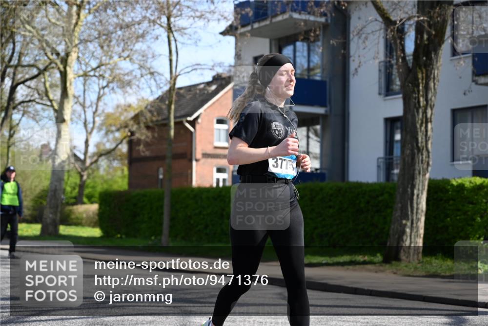 12.04.2026 - 45. Internationalen Wilhelmsburger Insellauf J. Mangold http://msf.ph/oto/9471376 12.04.2026 11:25:33 Ziel 2025, 2542, 3168, 3775, 3253, 2207 meine-sportfotos.de