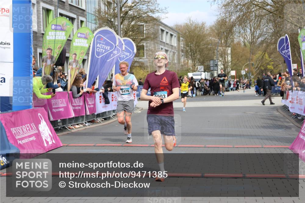 12.04.2026 - 45. Internationalen Wilhelmsburger Insellauf Strokosch-Dieckow http://msf.ph/oto/9471385 12.04.2026 12:52:26 Ziel 3903, 5479, 5797 meine-sportfotos.de