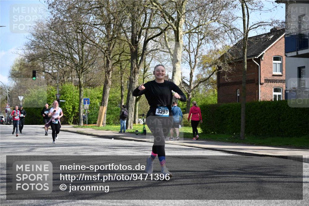 12.04.2026 - 45. Internationalen Wilhelmsburger Insellauf J. Mangold http://msf.ph/oto/9471396 12.04.2026 11:25:57 Ziel 3253, 2207, 2388, 3122, 2353 meine-sportfotos.de