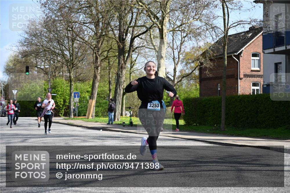 12.04.2026 - 45. Internationalen Wilhelmsburger Insellauf J. Mangold http://msf.ph/oto/9471398 12.04.2026 11:25:58 Ziel 3253, 2207, 2388, 3122, 2353 meine-sportfotos.de
