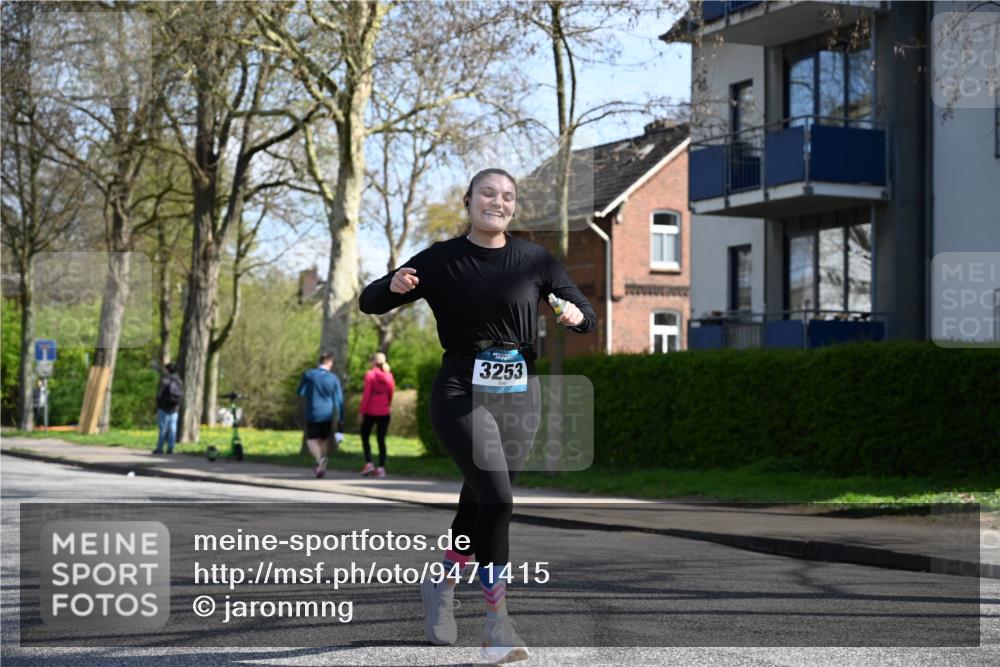12.04.2026 - 45. Internationalen Wilhelmsburger Insellauf J. Mangold http://msf.ph/oto/9471415 12.04.2026 11:25:58 Ziel 3253, 2207, 2388, 3122, 2353 meine-sportfotos.de