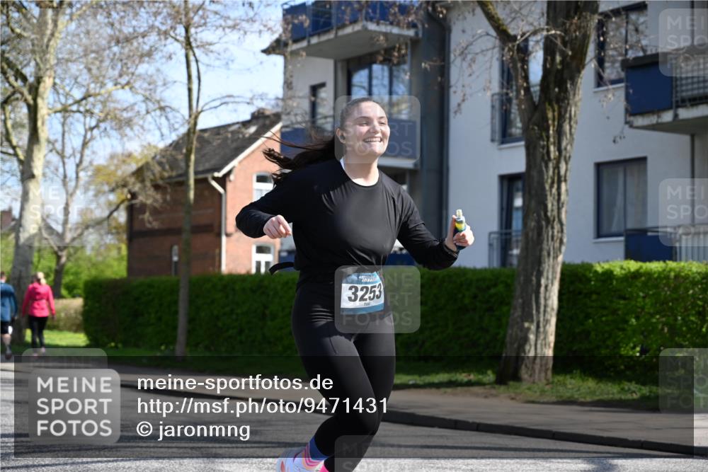 12.04.2026 - 45. Internationalen Wilhelmsburger Insellauf J. Mangold http://msf.ph/oto/9471431 12.04.2026 11:25:59 Ziel 3253, 2207, 2388, 3122, 2353 meine-sportfotos.de