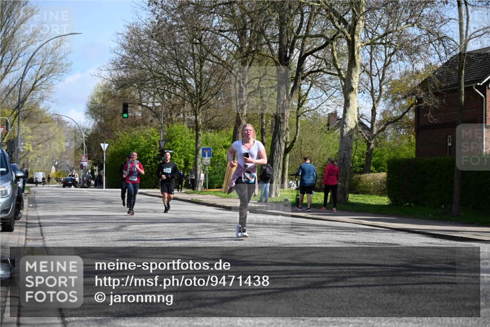 12.04.2026 - 45. Internationalen Wilhelmsburger Insellauf J. Mangold http://msf.ph/oto/9471438 12.04.2026 11:26:01 Ziel 3253, 2207, 2388, 3122, 3122, 2353 meine-sportfotos.de