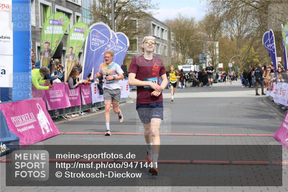 12.04.2026 - 45. Internationalen Wilhelmsburger Insellauf Strokosch-Dieckow http://msf.ph/oto/9471441 12.04.2026 12:52:27 Ziel 3903, 5479, 5797 meine-sportfotos.de