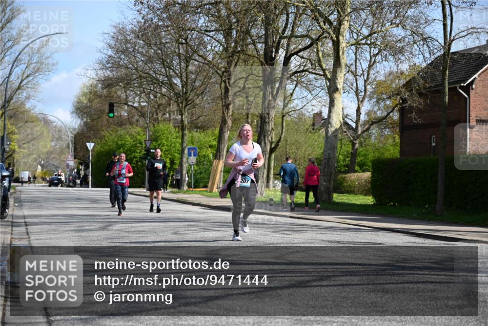 12.04.2026 - 45. Internationalen Wilhelmsburger Insellauf J. Mangold http://msf.ph/oto/9471444 12.04.2026 11:26:01 Ziel 3253, 2207, 2388, 3122, 3122, 2353 meine-sportfotos.de