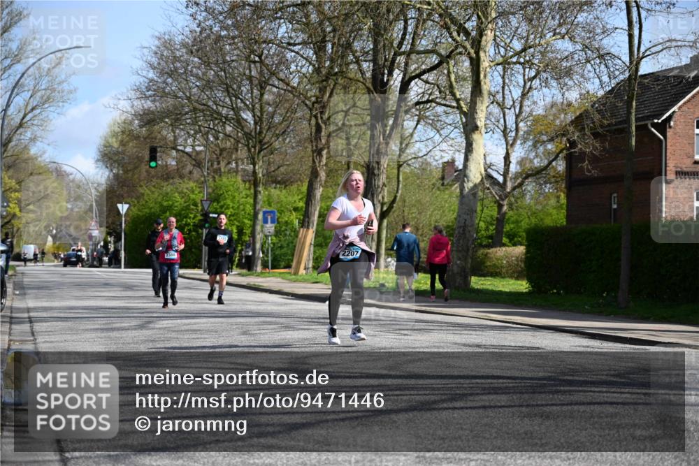 12.04.2026 - 45. Internationalen Wilhelmsburger Insellauf J. Mangold http://msf.ph/oto/9471446 12.04.2026 11:26:01 Ziel 3253, 2207, 2388, 3122, 3122, 2353 meine-sportfotos.de