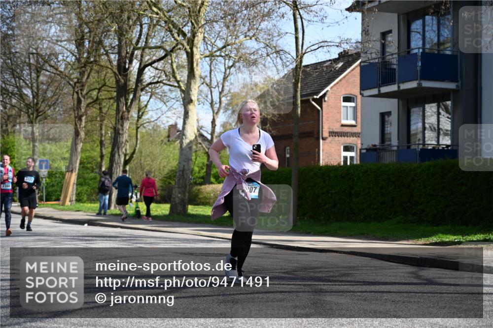 12.04.2026 - 45. Internationalen Wilhelmsburger Insellauf J. Mangold http://msf.ph/oto/9471491 12.04.2026 11:26:03 Ziel 3253, 2207, 2388, 2388, 3122, 2353, 2353 meine-sportfotos.de