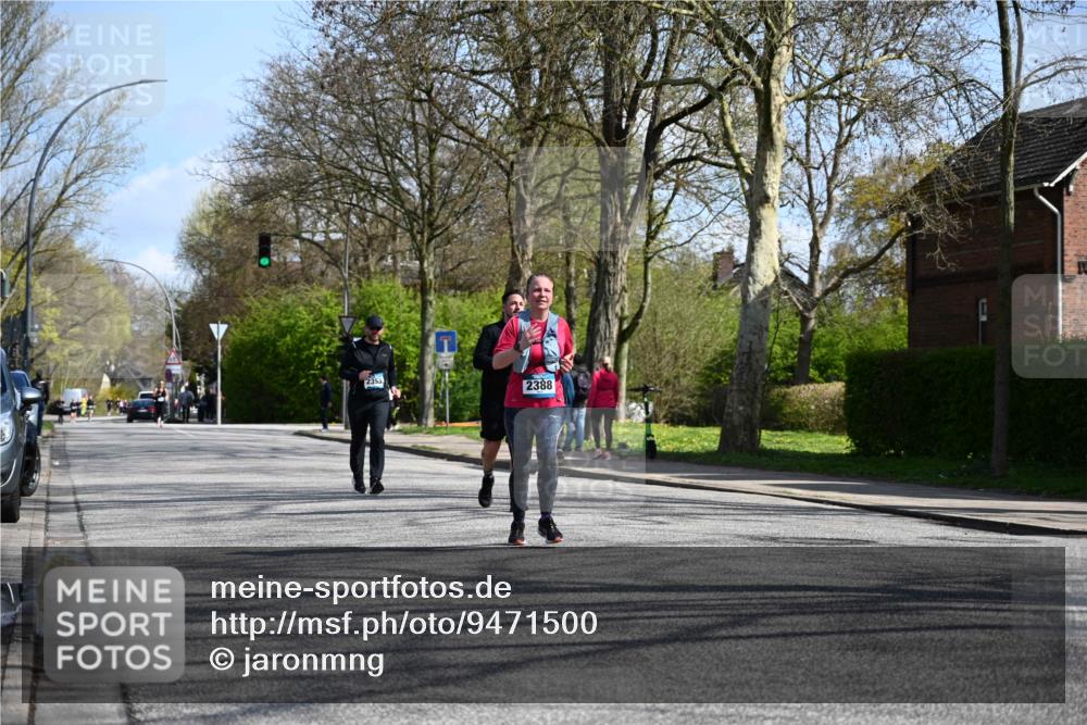 12.04.2026 - 45. Internationalen Wilhelmsburger Insellauf J. Mangold http://msf.ph/oto/9471500 12.04.2026 11:26:06 Ziel 3253, 2207, 2388, 3122, 2353, 2523 meine-sportfotos.de