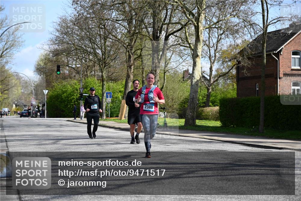 12.04.2026 - 45. Internationalen Wilhelmsburger Insellauf J. Mangold http://msf.ph/oto/9471517 12.04.2026 11:26:06 Ziel 3253, 2207, 2388, 3122, 2353, 2523 meine-sportfotos.de