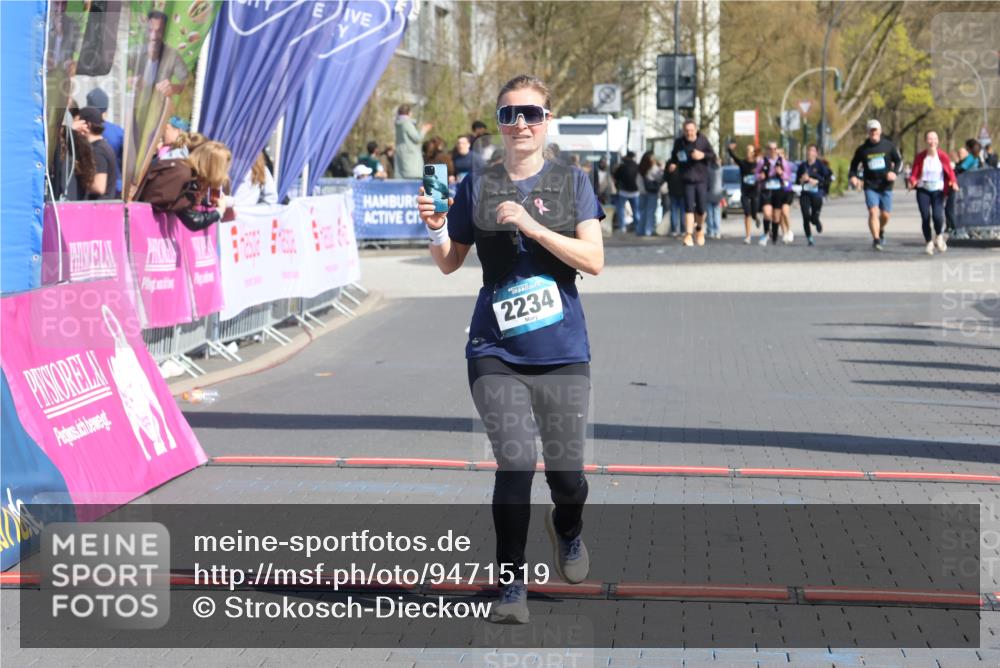 12.04.2026 - 45. Internationalen Wilhelmsburger Insellauf Strokosch-Dieckow http://msf.ph/oto/9471519 12.04.2026 11:28:07 Ziel 2234 meine-sportfotos.de